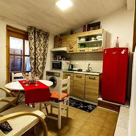 Tatil Evi Acharavi Stone Daisy *