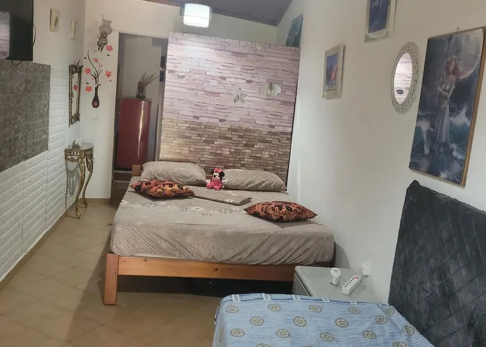 Acharavi Stone Daisy Holiday home